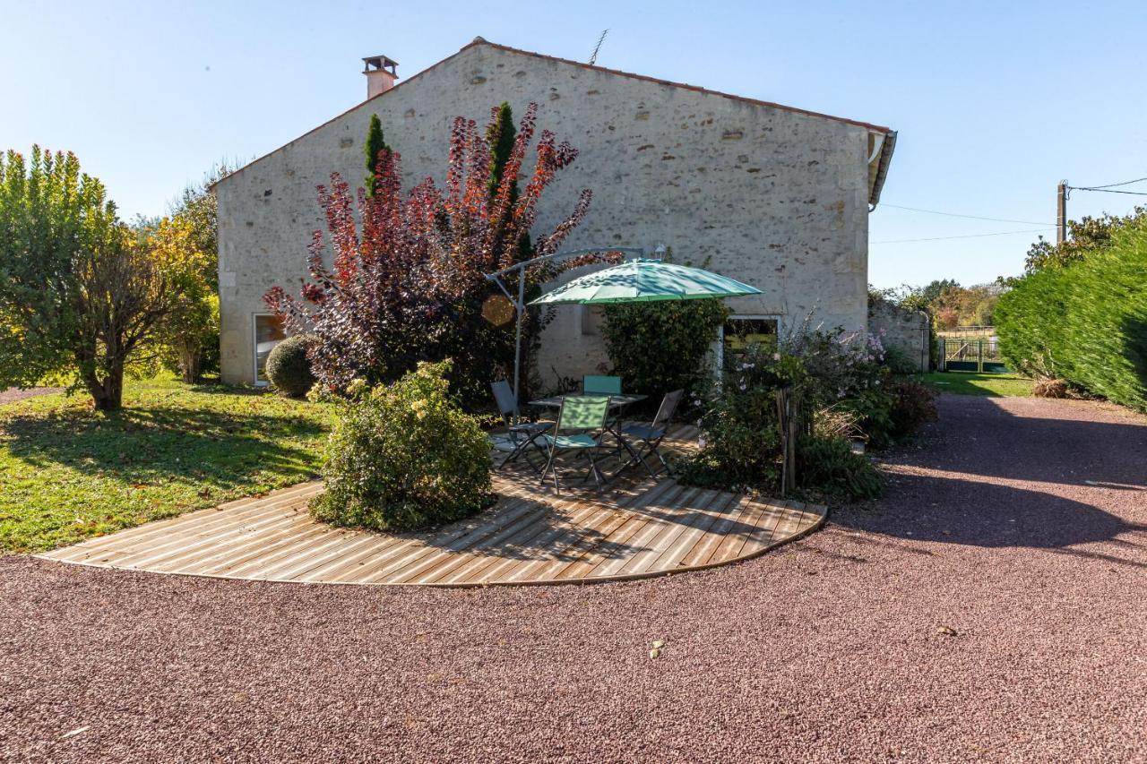 Gite Luludine Varzay Exterior foto